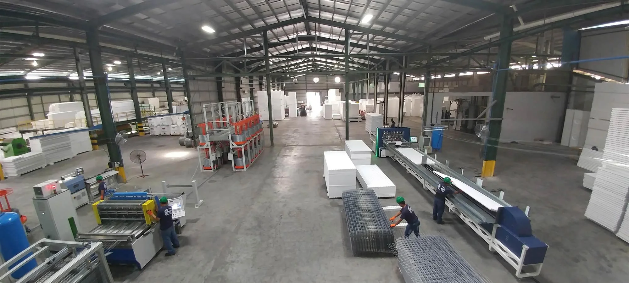 Emmedue panel production hall with manufacturing lines and machinery